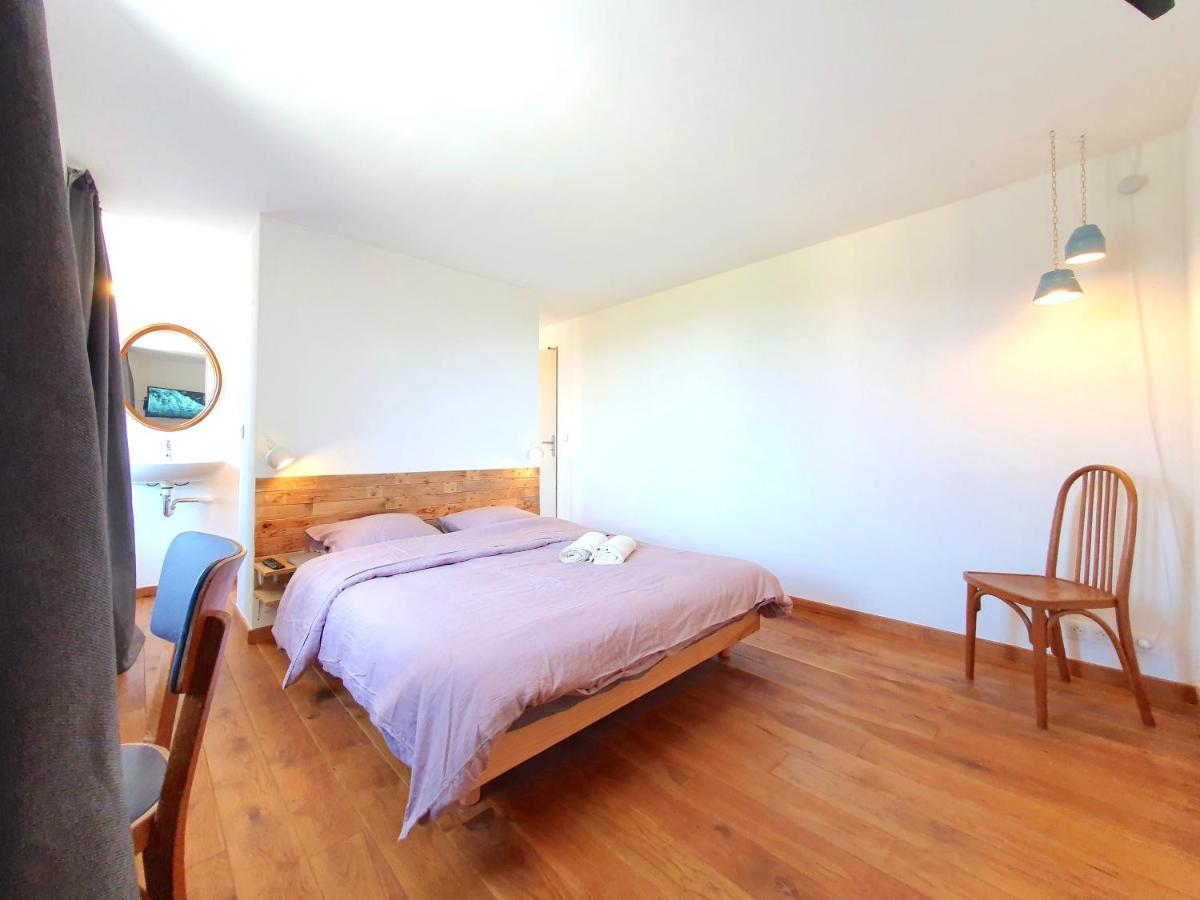 Отель La Maison Folia Contrieres Экстерьер фото