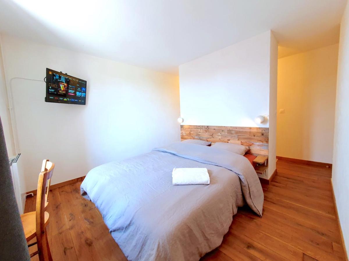 Отель La Maison Folia Contrieres Экстерьер фото