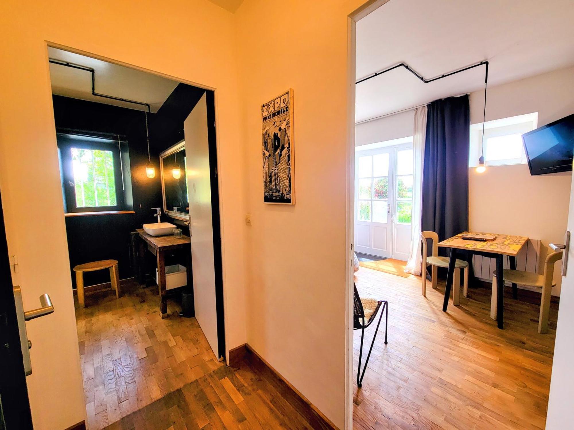 Отель La Maison Folia Contrieres Экстерьер фото